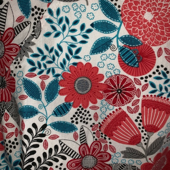 Scrub Top - Picture 3 of 4